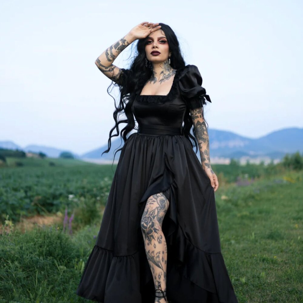 [SOLD] Blackwood Castle Isabella Dress